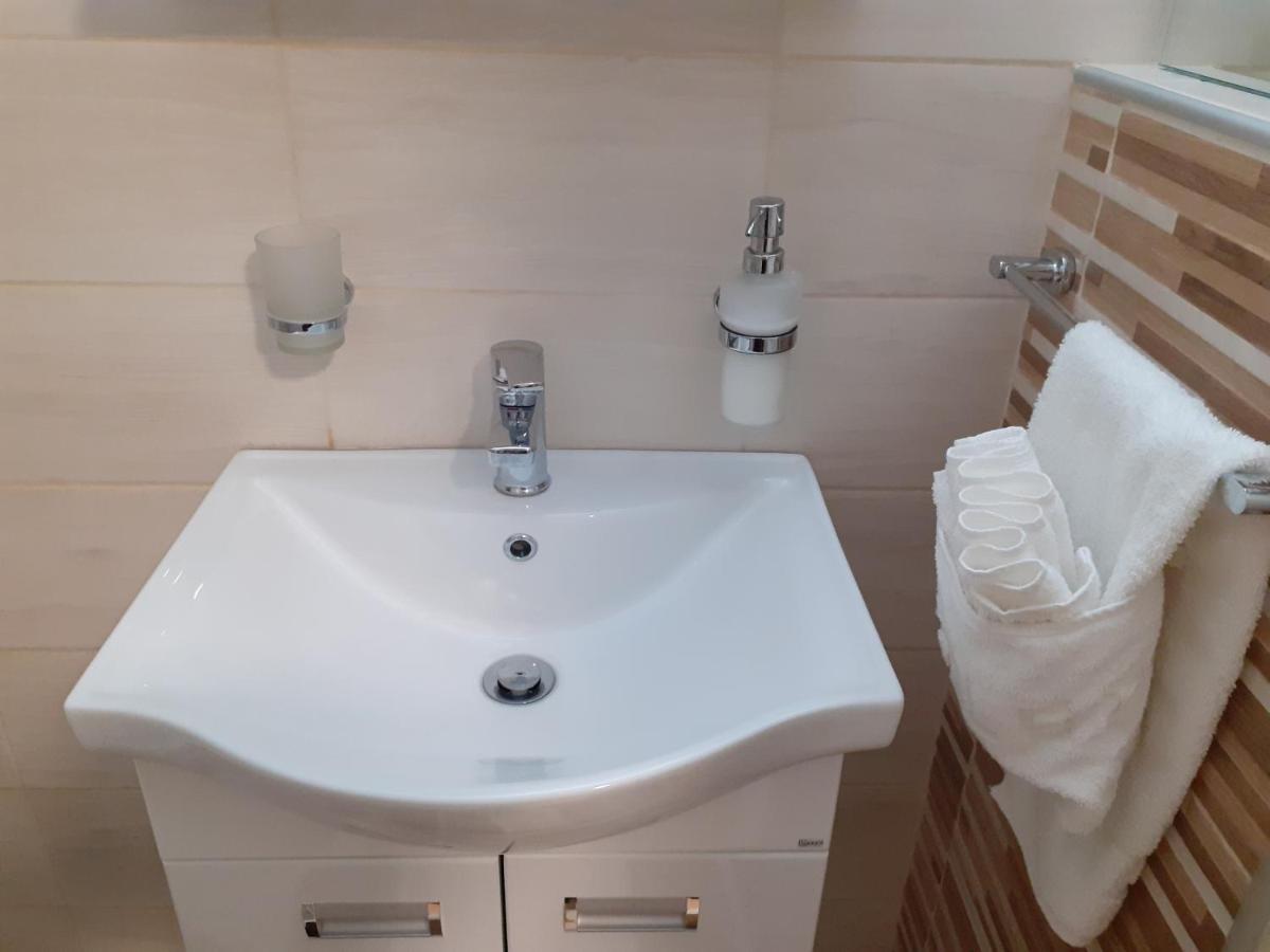 Apartman Nena ピロト エクステリア 写真