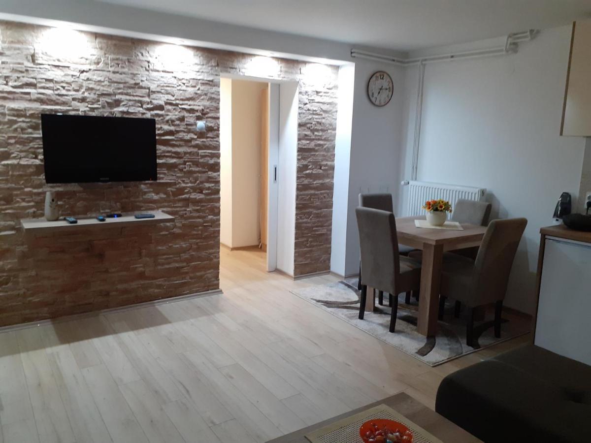 Apartman Nena ピロト エクステリア 写真