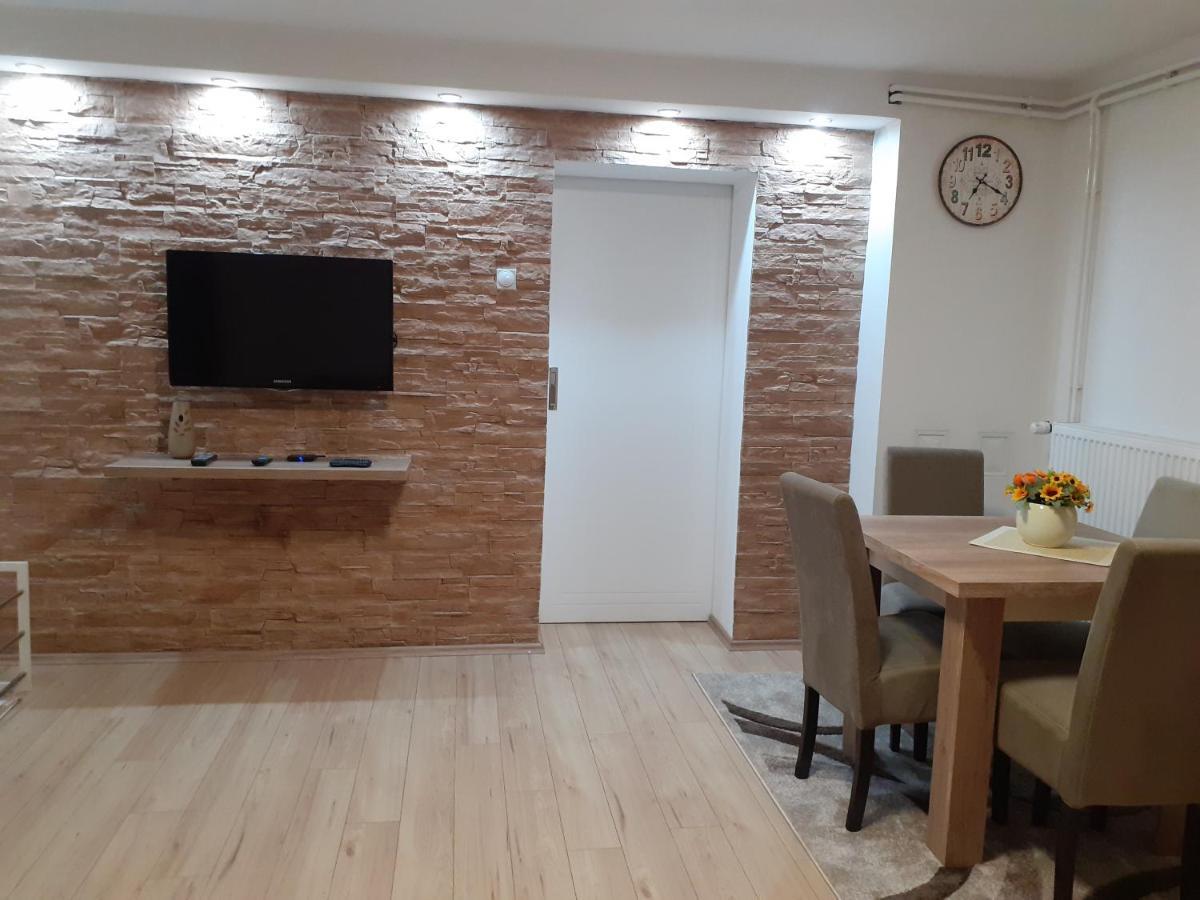 Apartman Nena ピロト エクステリア 写真