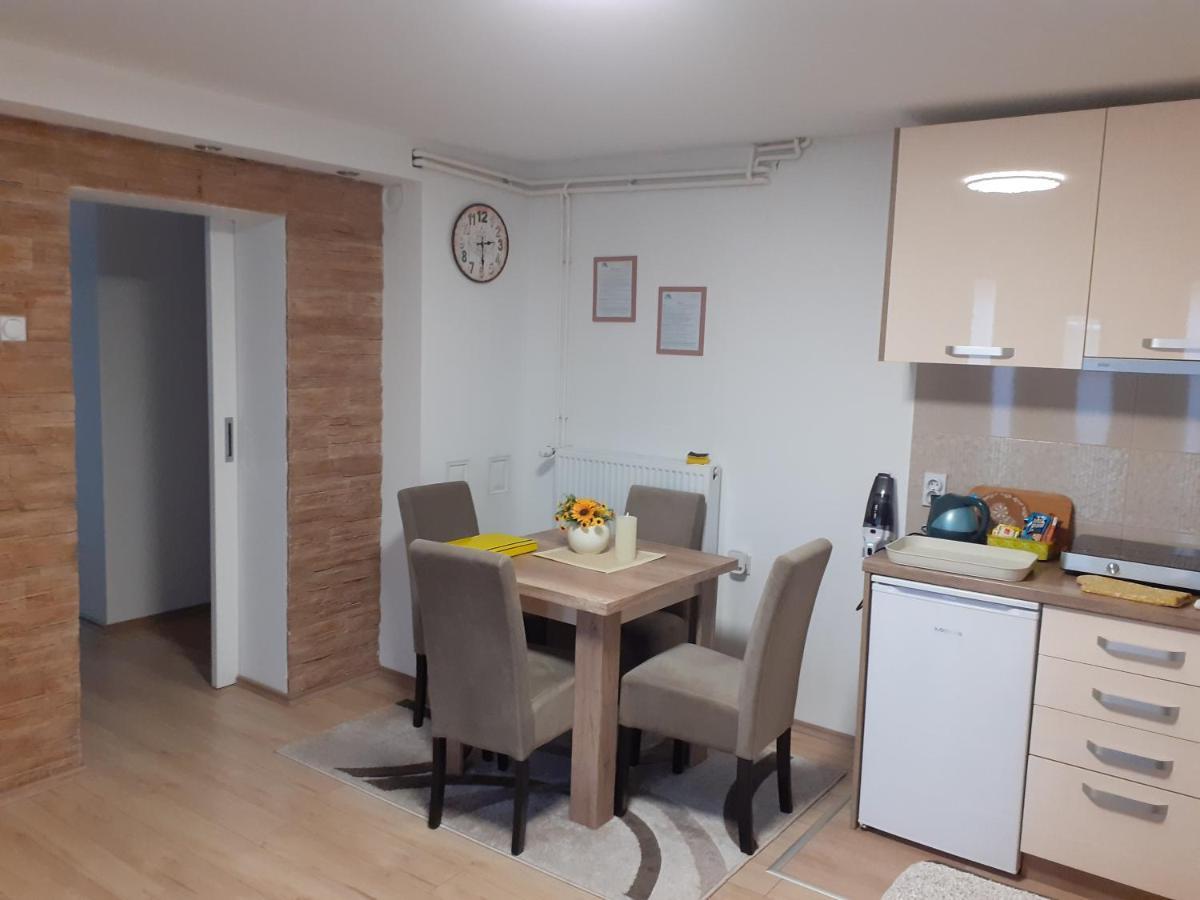 Apartman Nena ピロト エクステリア 写真