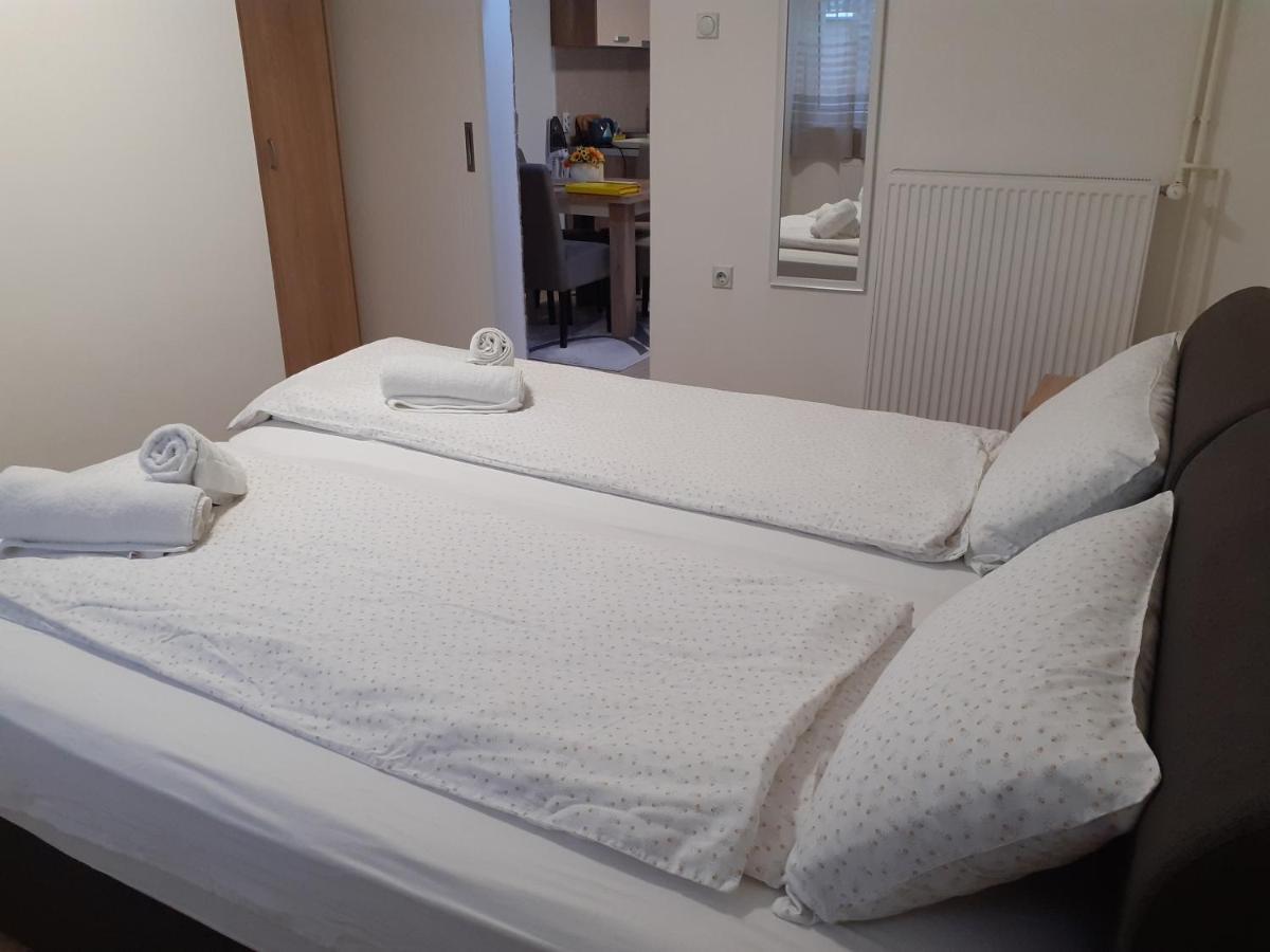 Apartman Nena ピロト エクステリア 写真