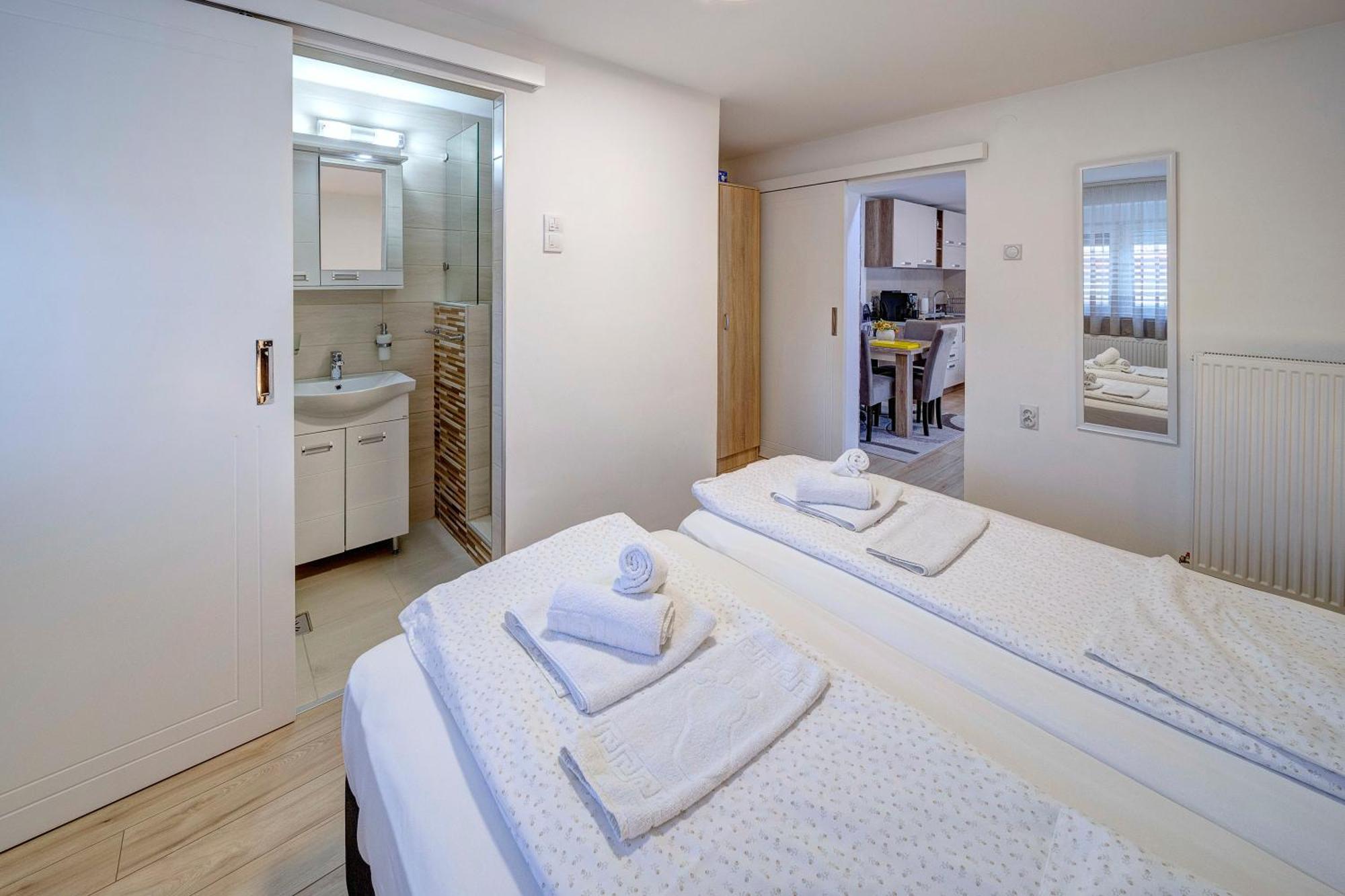 Apartman Nena ピロト エクステリア 写真