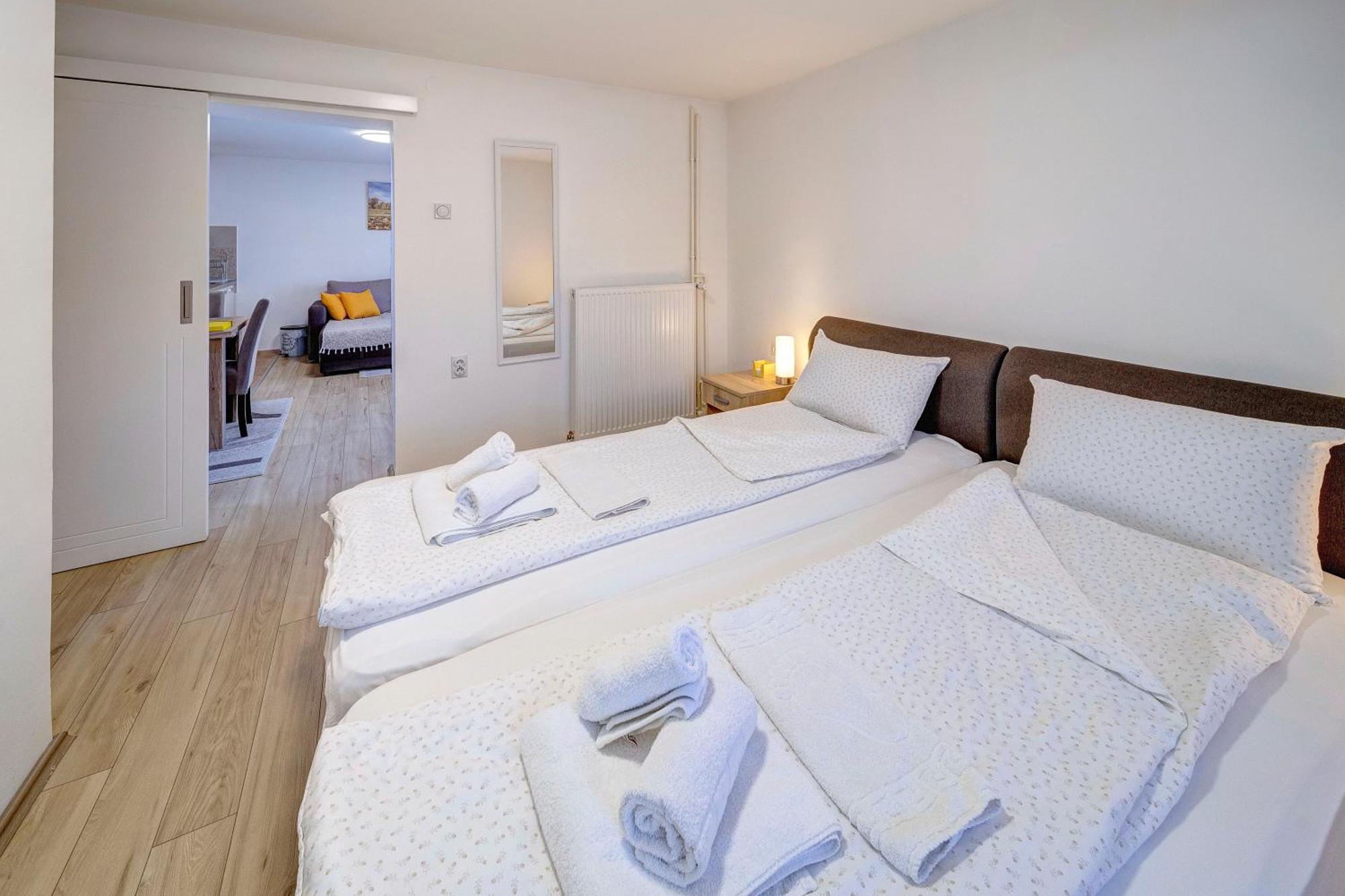Apartman Nena ピロト エクステリア 写真